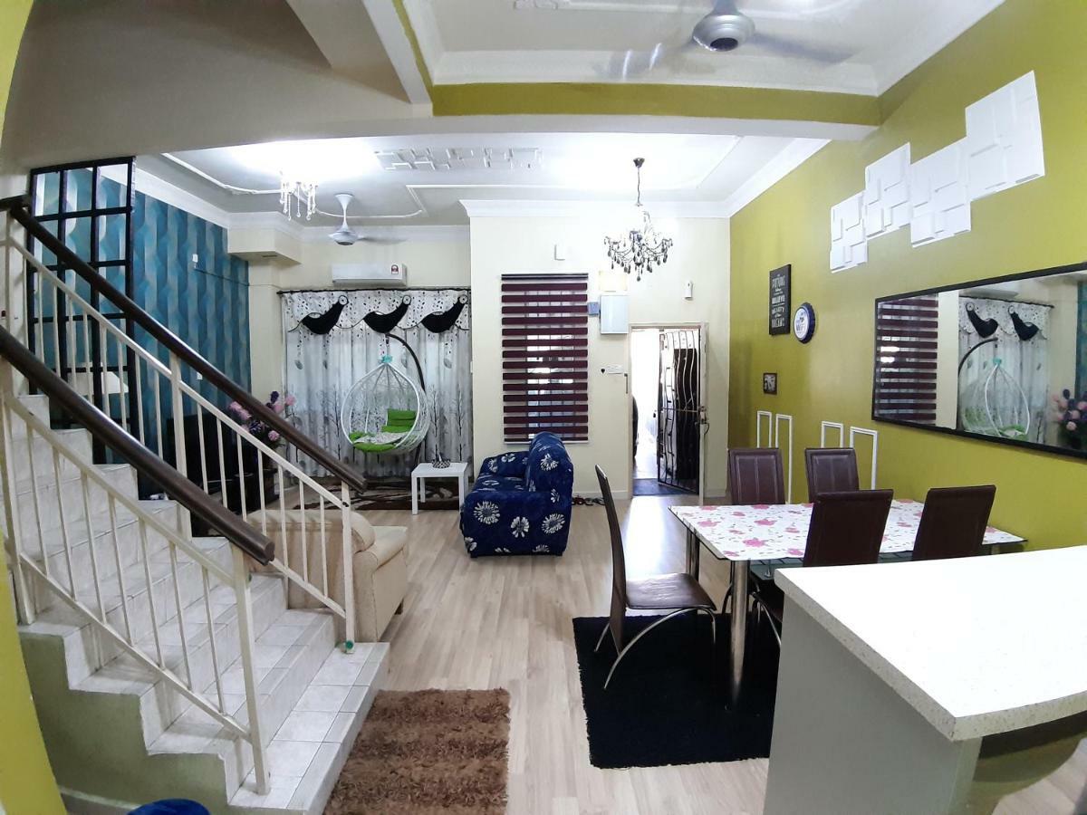 E&A Homestay Klia/ Sepang/ Nilai Eksteriør bilde